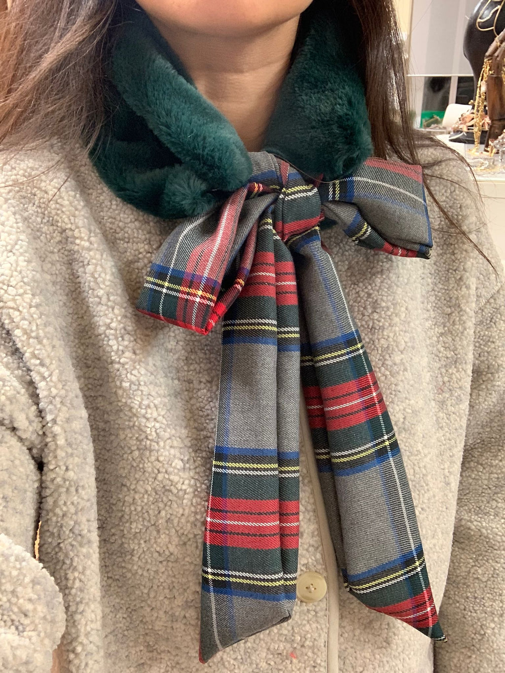 Cuellos de pelo Marin pequeño