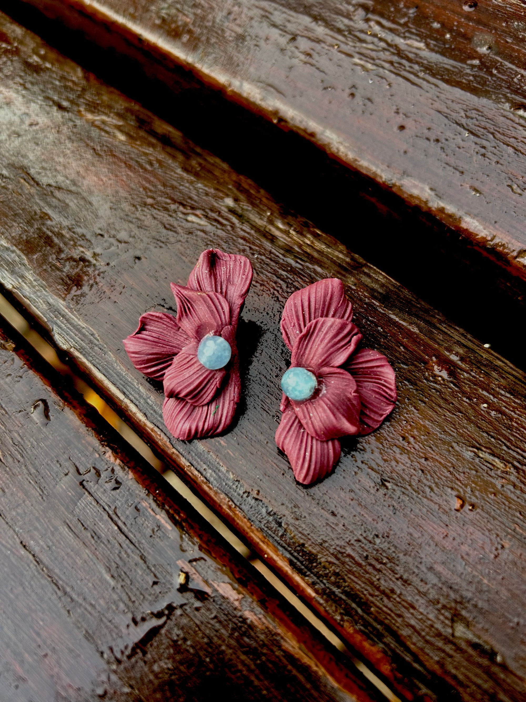 Pendiente Flora con piedra